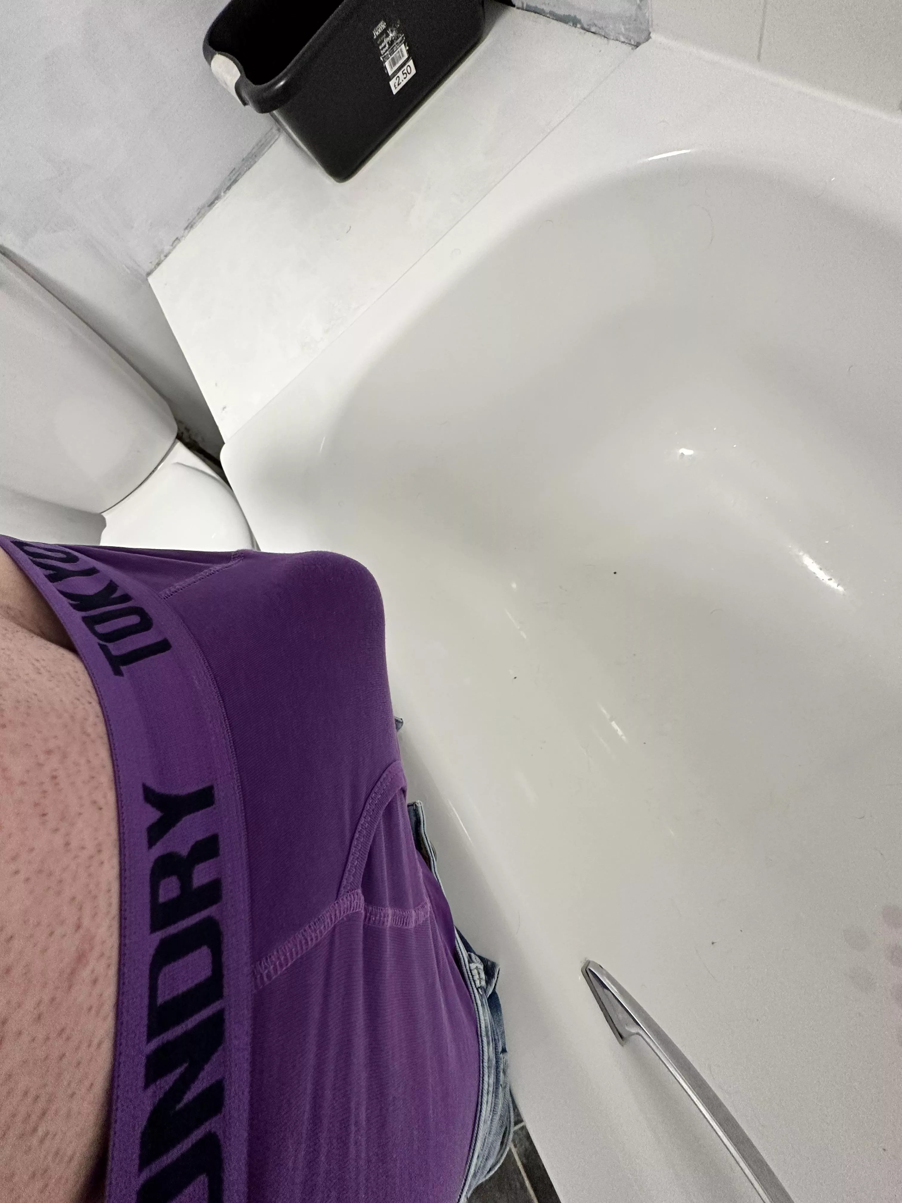 Friday night bulge with hard dick pushing through my boxers. posted by scotshornyguy