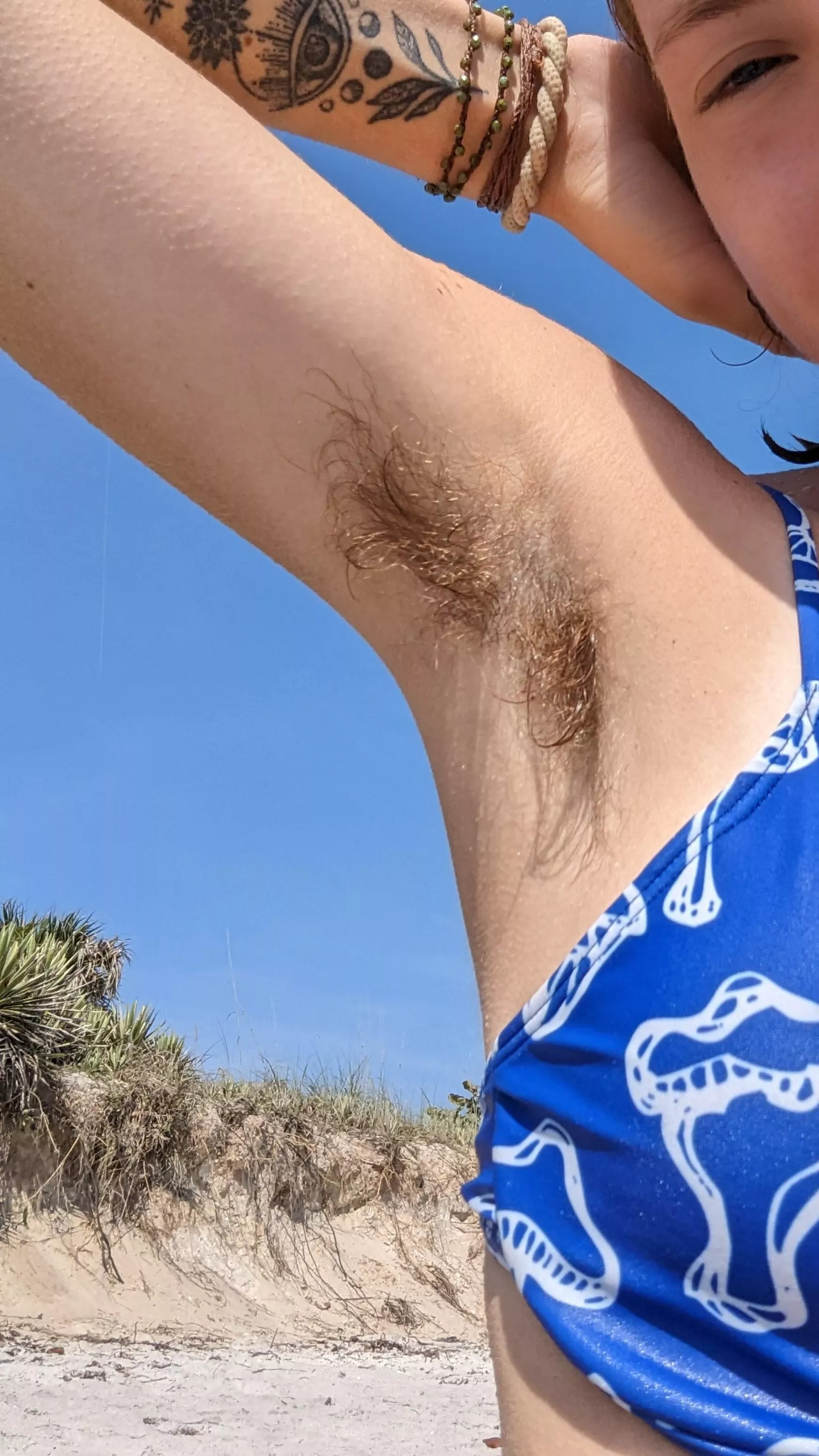 gentle wisps at the beach🌊 posted by Outdoorkitty333