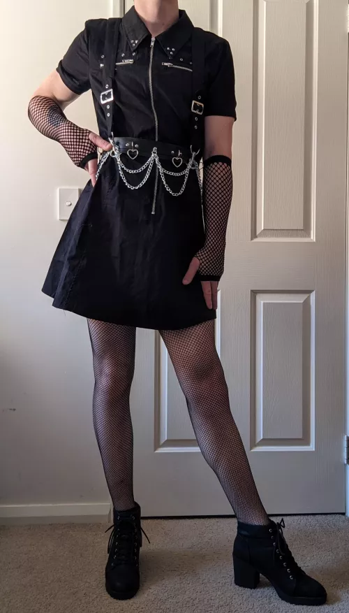 got a new dress that I love, the girl at the store was so helpful 🖤 by detectivebiscuit