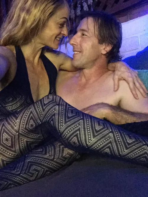 Happy Friday! Let’s get the party started. Join us on Chaturbate at http://peppermintdusty.live by PeppermintDusty