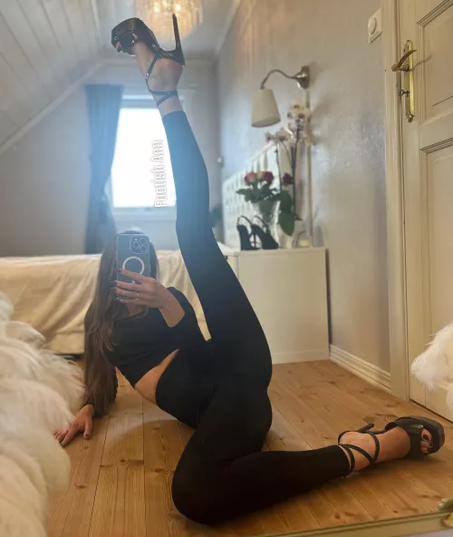 Hei Hei ! ;) by Footish_ann