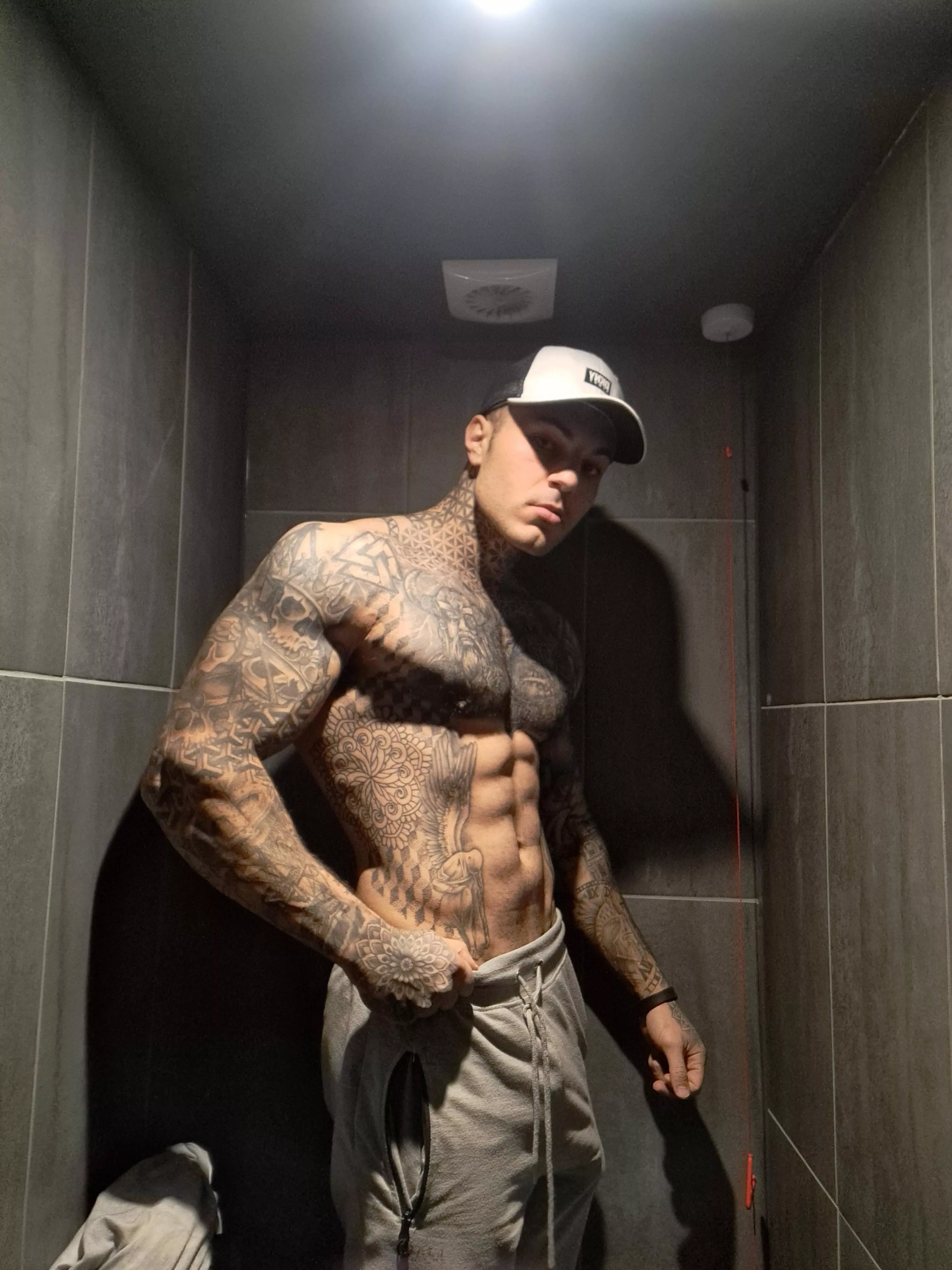 Hello ;) posted by bahamianDowel769