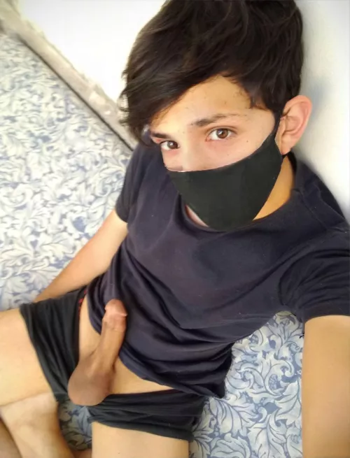 Hi I'm basti I'm 19 years old and I'm from chile by bastian033ok