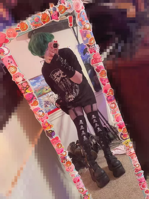 how emo boys dress when they’re alone :> by softcounty