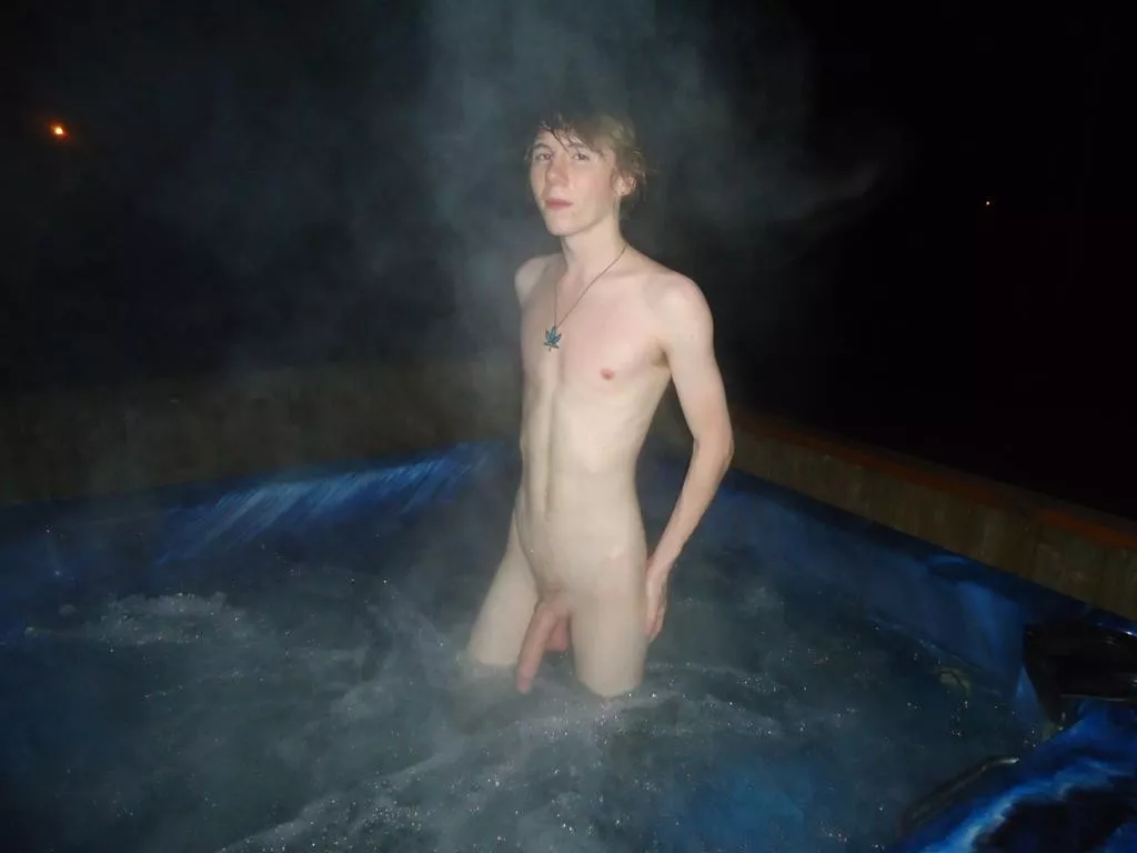 Hung twink needs big dick posted by [deleted]