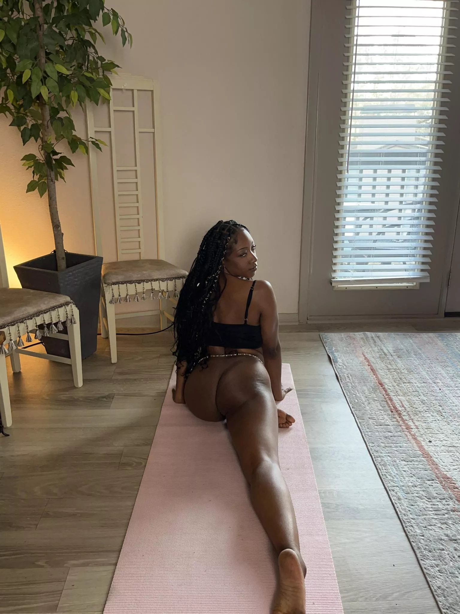 I can get low! posted by InannaInanna