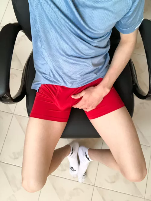 I really like cuming my loads on myself. Feeling it dripping from my cock turns me on… wanna lick it up? by Kevingoodboytwink