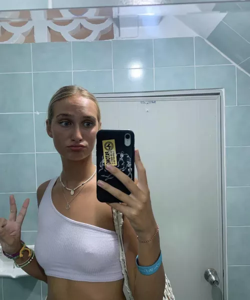 In a quirky mood by humpos9364