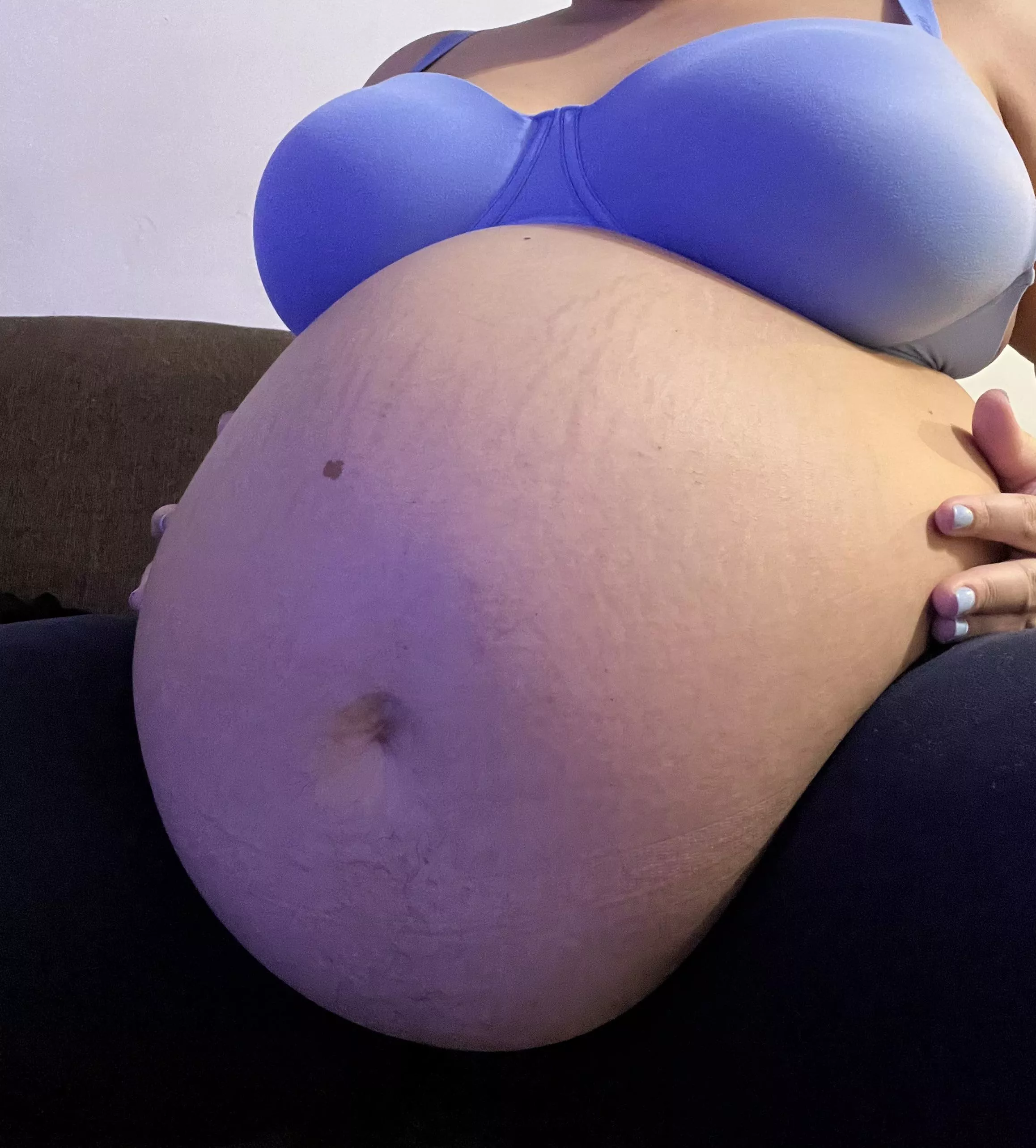 Large & in charge 🔥 posted by mamadomme