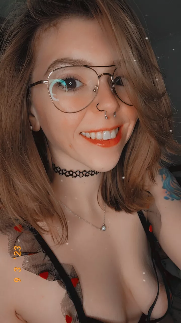 look like a barbie but she a brat fr ❤️💄 posted by xo_ryker