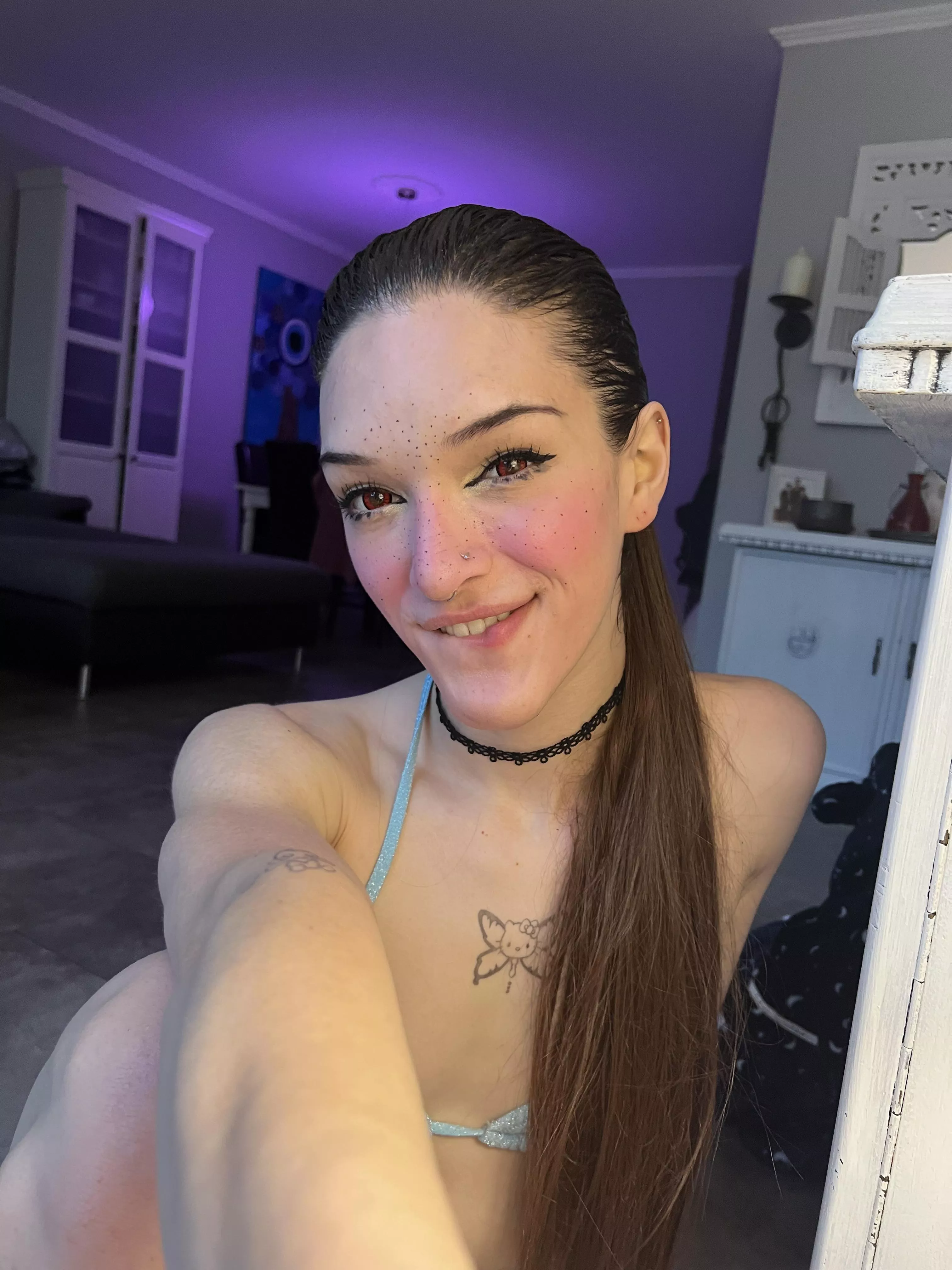 make out and then get on ur knees to suck my juicy 8 inch cock posted by daddykleo