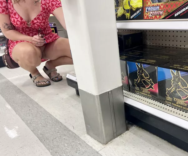 My girlfriend’s lack of underwear makes shopping that much more fun by dudebro1107