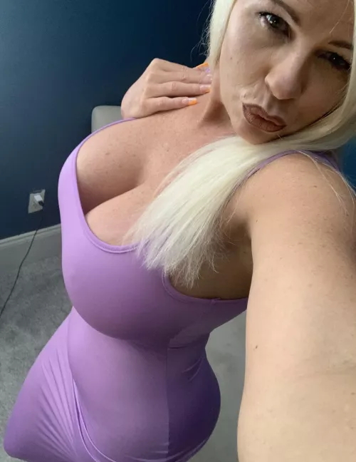 My mom, 47 is dating a guy who is 20. Dm if you wanna talk or know more about us. by loveitthatway