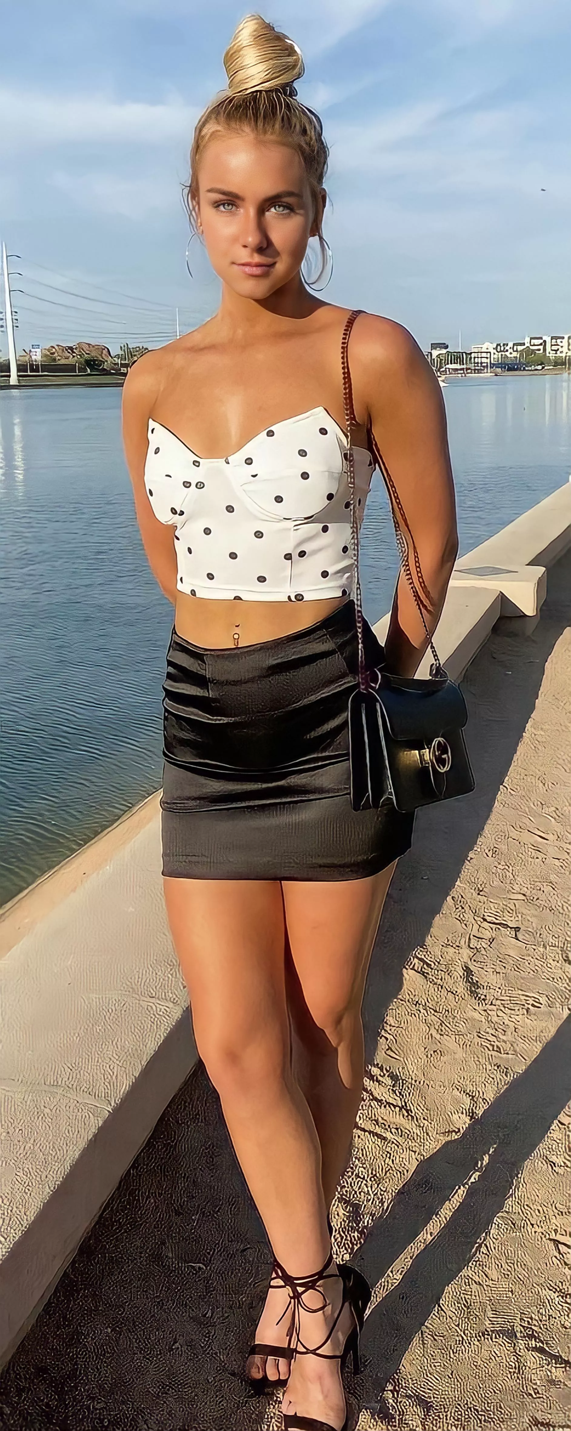 Pretty Blonde (21) posted by Helpful-Chard-6942