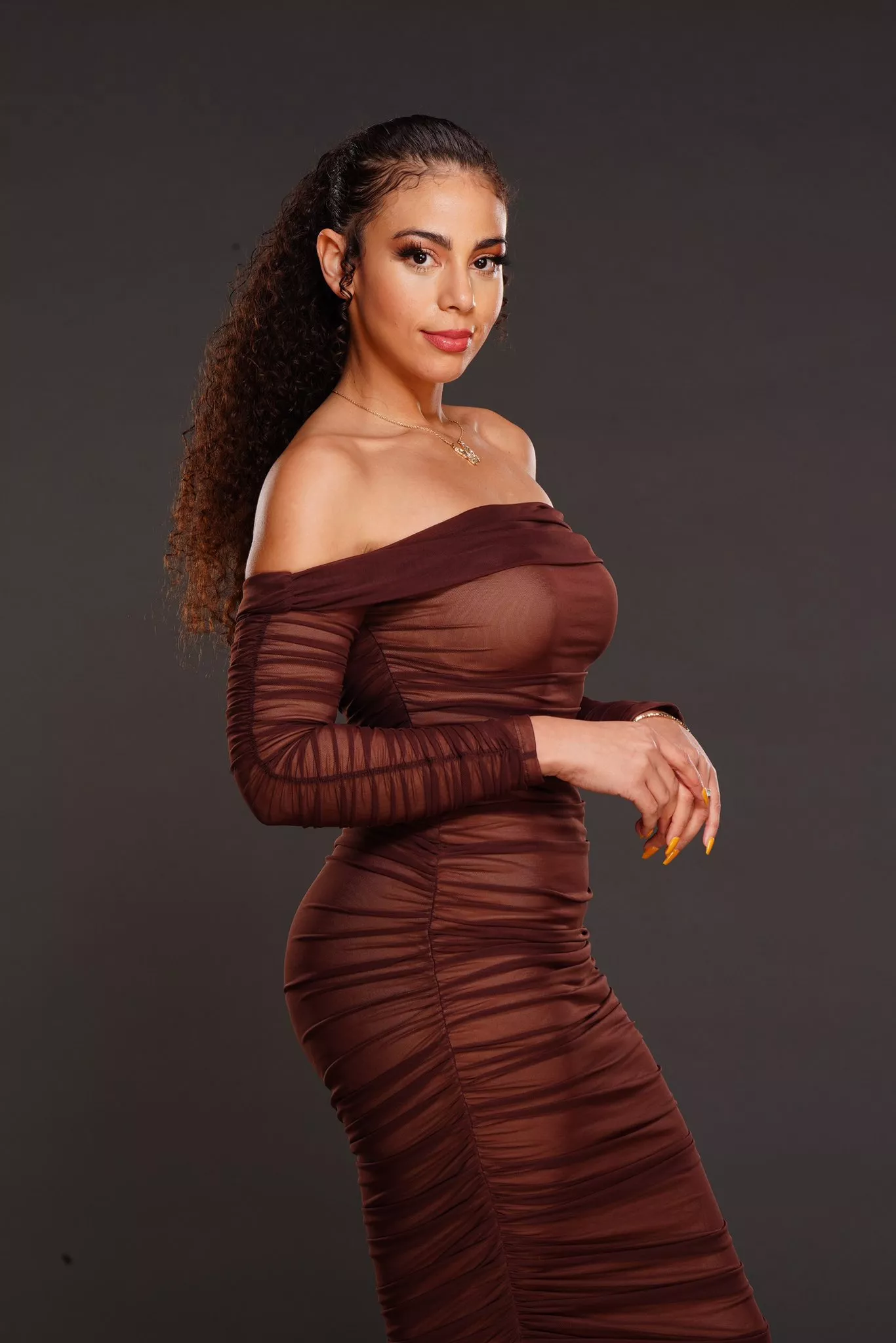 Samantha Irvin posted by sabertoothshock