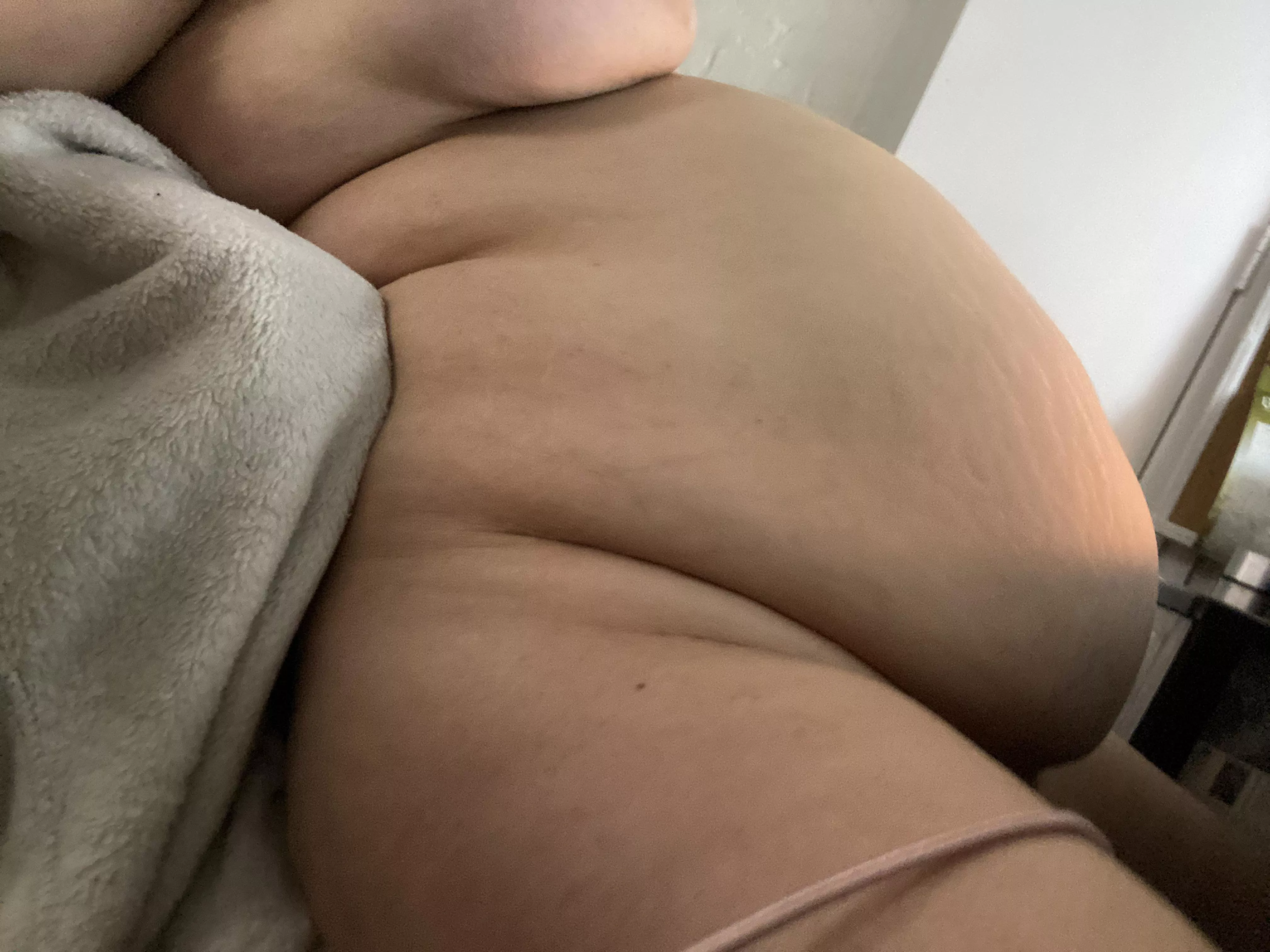 Soooo bloated after drinking and eating all night… 🥺 posted by h0bbitwife