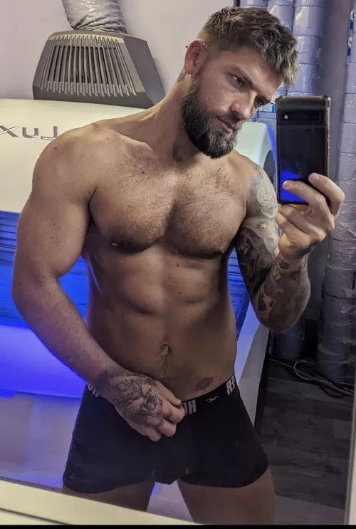 Standard post tanning selfie by sh_flex