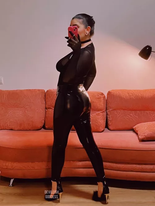 This is my favourite latex outfit to fuck in by devillishgoddess