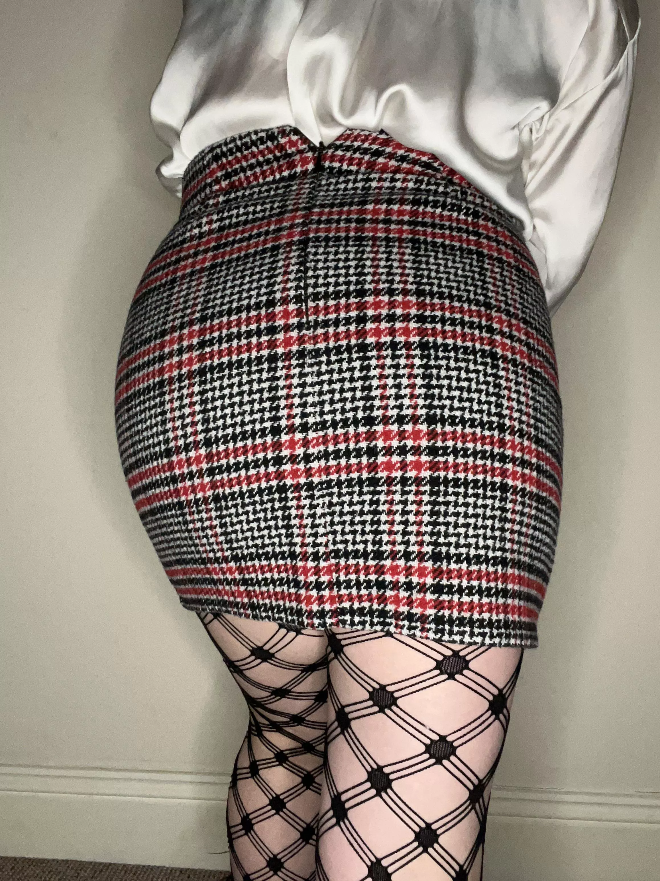 Unzip your trousers and let me straddle your lap 🥵 posted by anonydoph