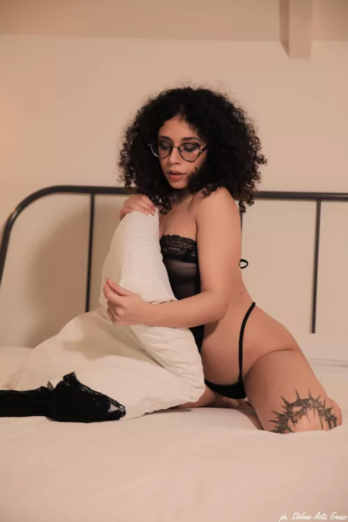 Wanna replace my pillow? 😏😈🔞[OC F19] by Thedeadshinigami_