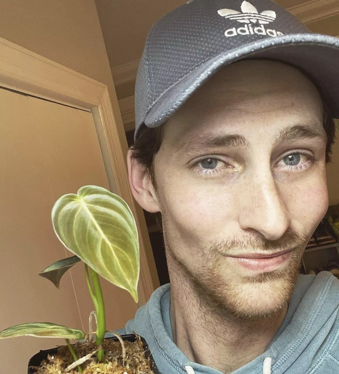 What can I say, it’s a grower not a shower. Makes the final result more impressive in my opinion. 😏 posted by Plantpapa33