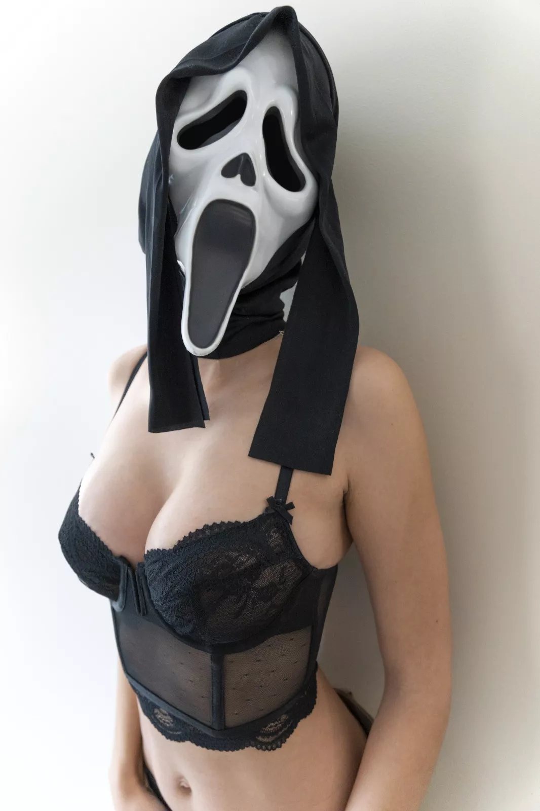 What's your favorite scary movie? (Ghostface) posted by x0x0pri