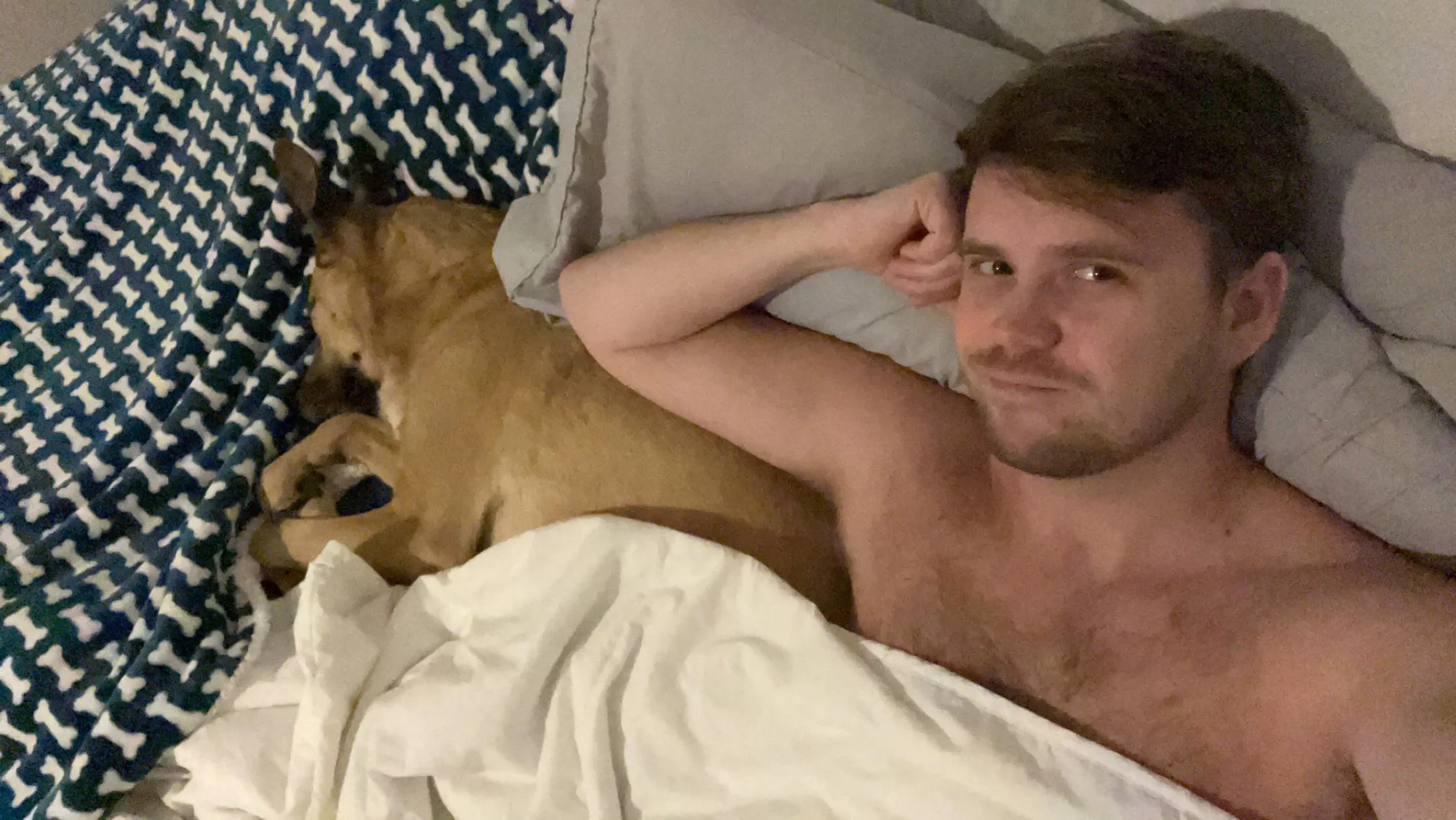 When Annie ignores your “On your side” request 27 times, you just squeeze in. posted by luke-cywalker