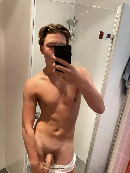 18, can you help me out with this one? by Hotteenboy14