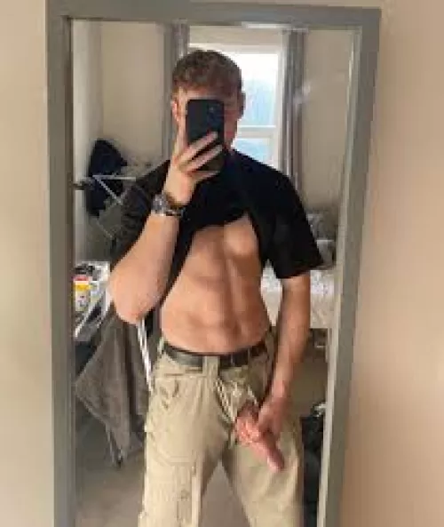 25 UK boy looking for under 23 fit boys for fun. gray_paul22 by Late_Contribution_15