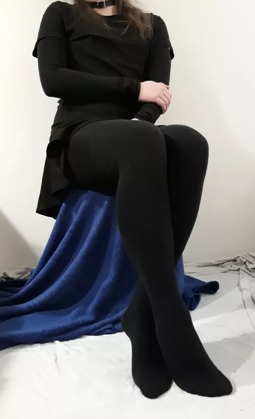 All black :3 by femsquidd