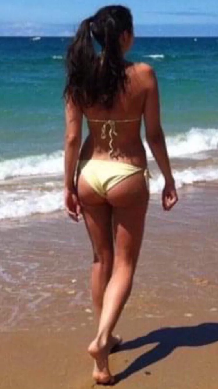 Beach bum posted by Dependent-Hamster-29