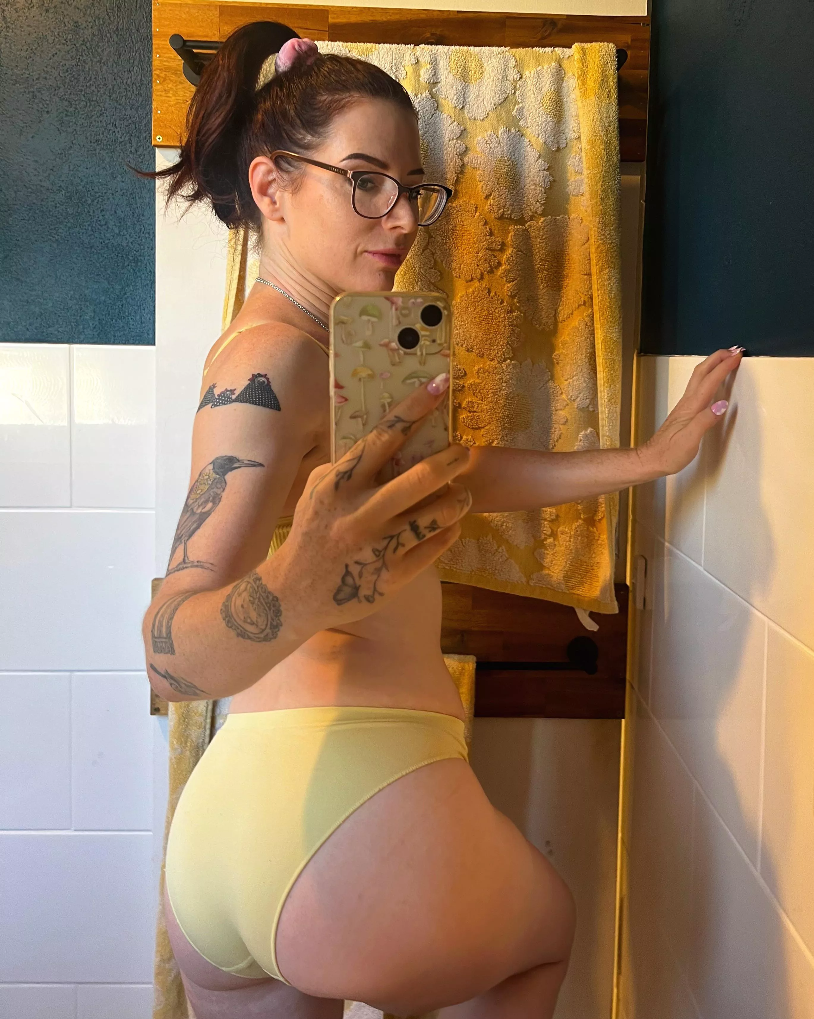 Because… Sunday Bumday. Yep. [F] 37 posted by housewifebirdie