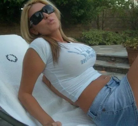 Busty posted by PerfectWOMEN