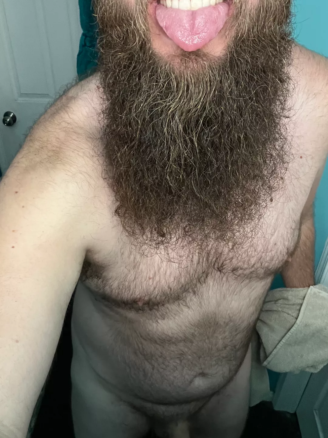 Can't believe I only just found this sub! 🥵😅 posted by BeardeddBombshell