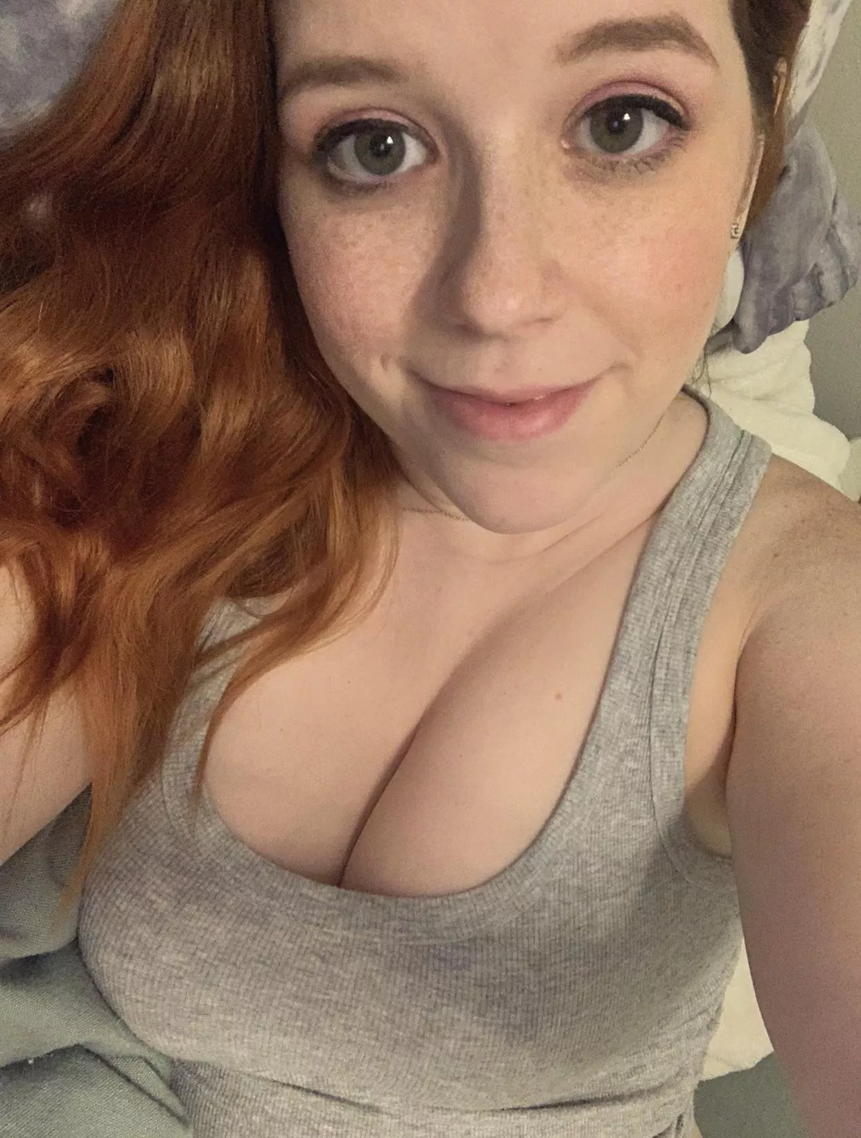 Cozy weekend vibes, anyone wanna snuggle? 🥰 posted by snildeep