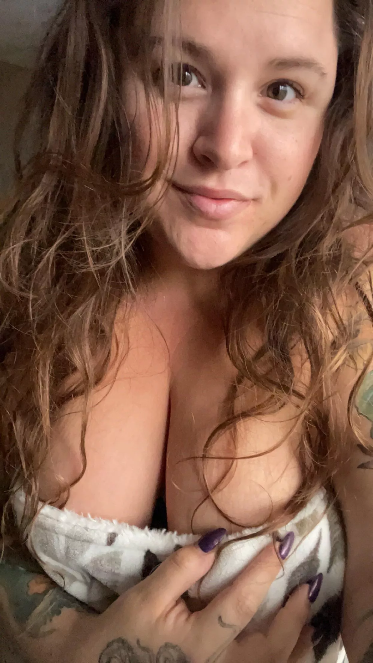cum give these tatted bbw curves some attention! posted by handful_heather420