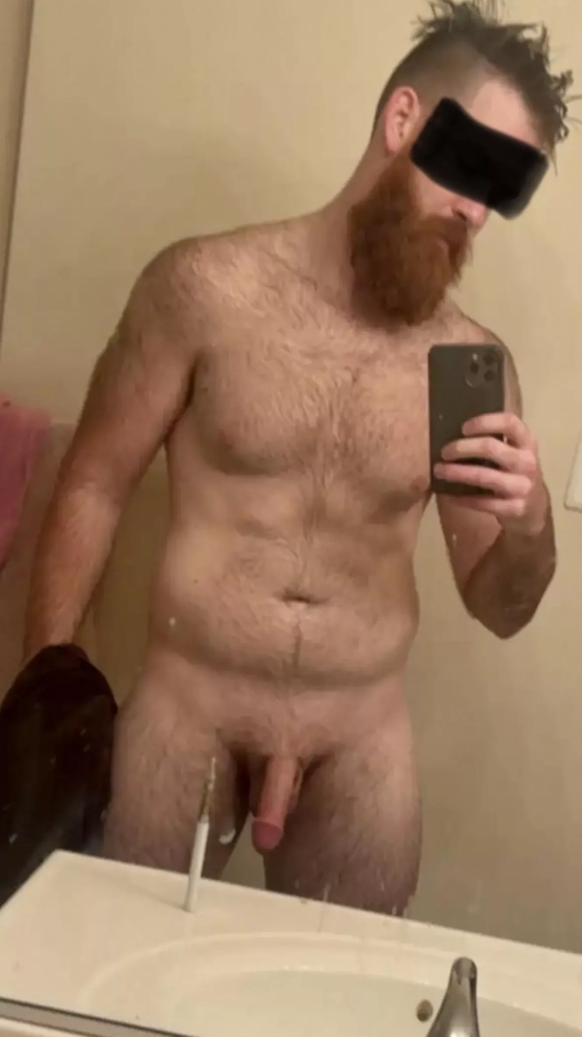 Do I fit in here. posted by bigredxxx69