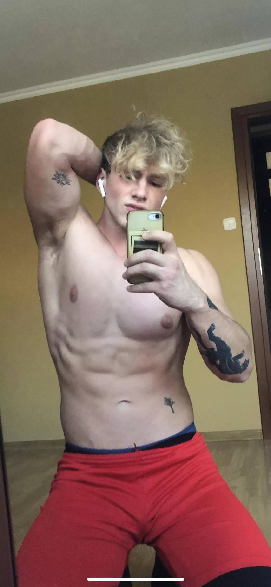 Do u mind giving me a lick? posted by haael12