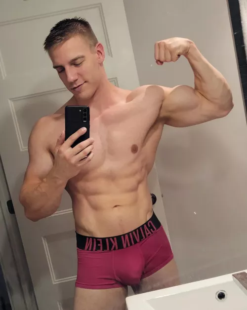 Do you like ur boy big 💪🏼🍆..? by John_fitness91