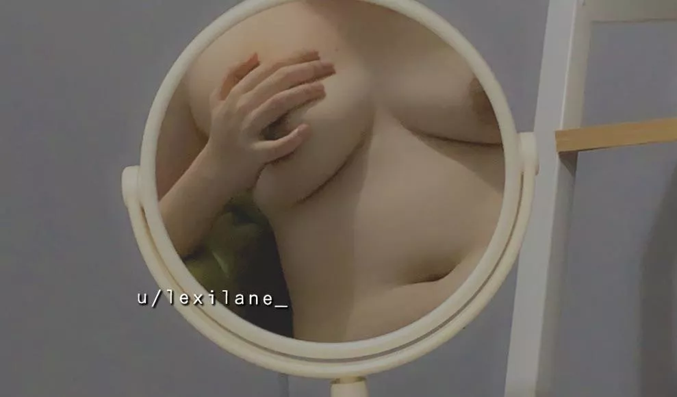 [F] 👋🏼 posted by lexilane_