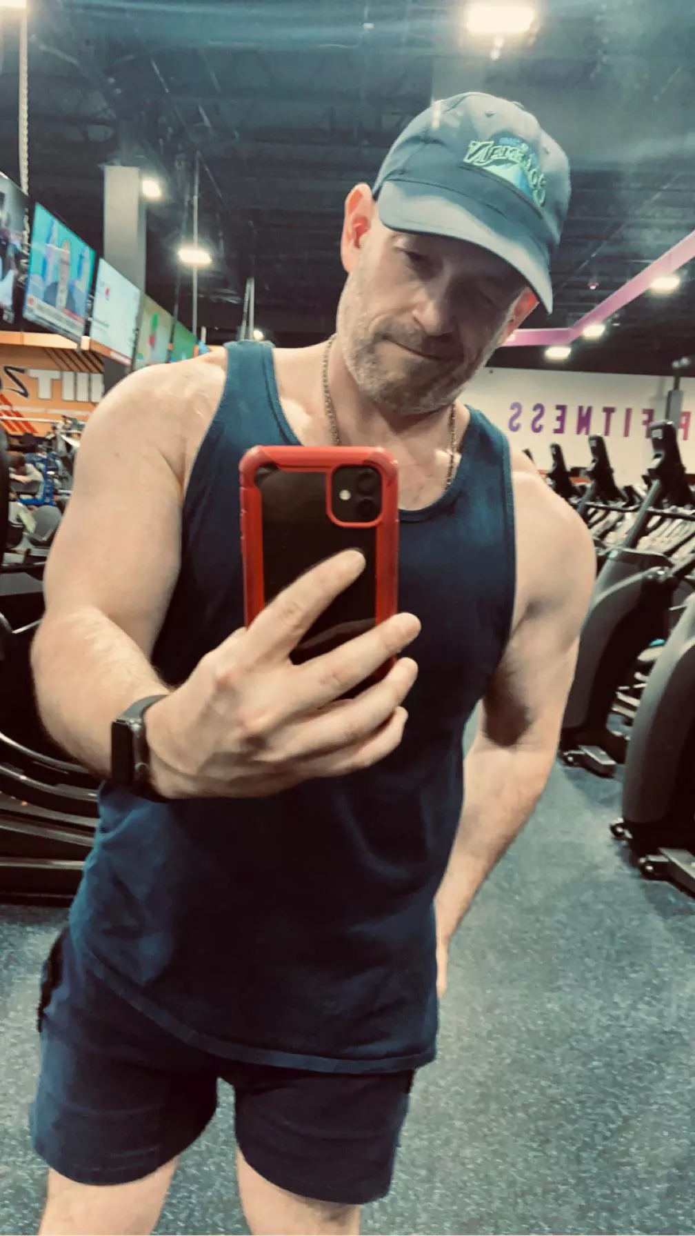 Friend just taught me that saved snaps look more like the selfie you’re trying to take. Gamechanger. posted by jewyouevenlift