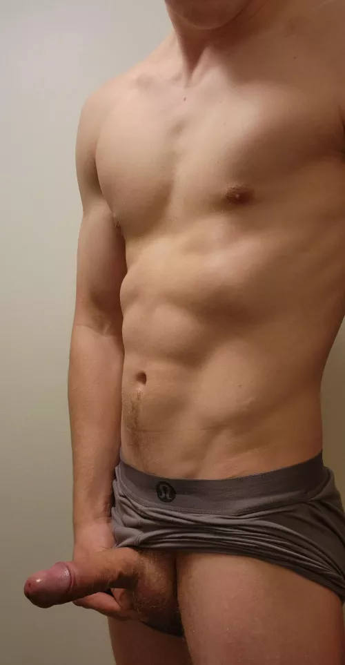 Give it a lick? by ObviouslyHornyAnon