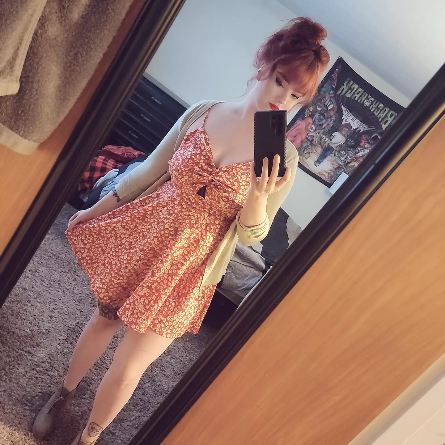 Headed to a local show tonight. Hope everyone's night is good! posted by Just_peachy_xo