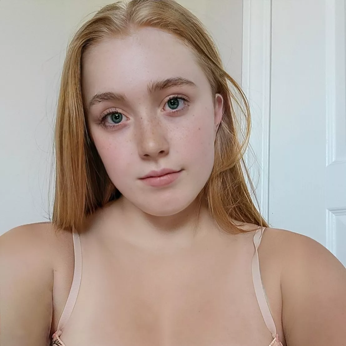 I know it's early but why does my Reddit say 0 people are online? 😅 posted by evelynclaire_xoxo