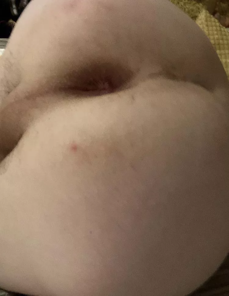 i wish i could kneel like this in the men’s room and wait to be touched and filled by older men posted by desperatepup8D