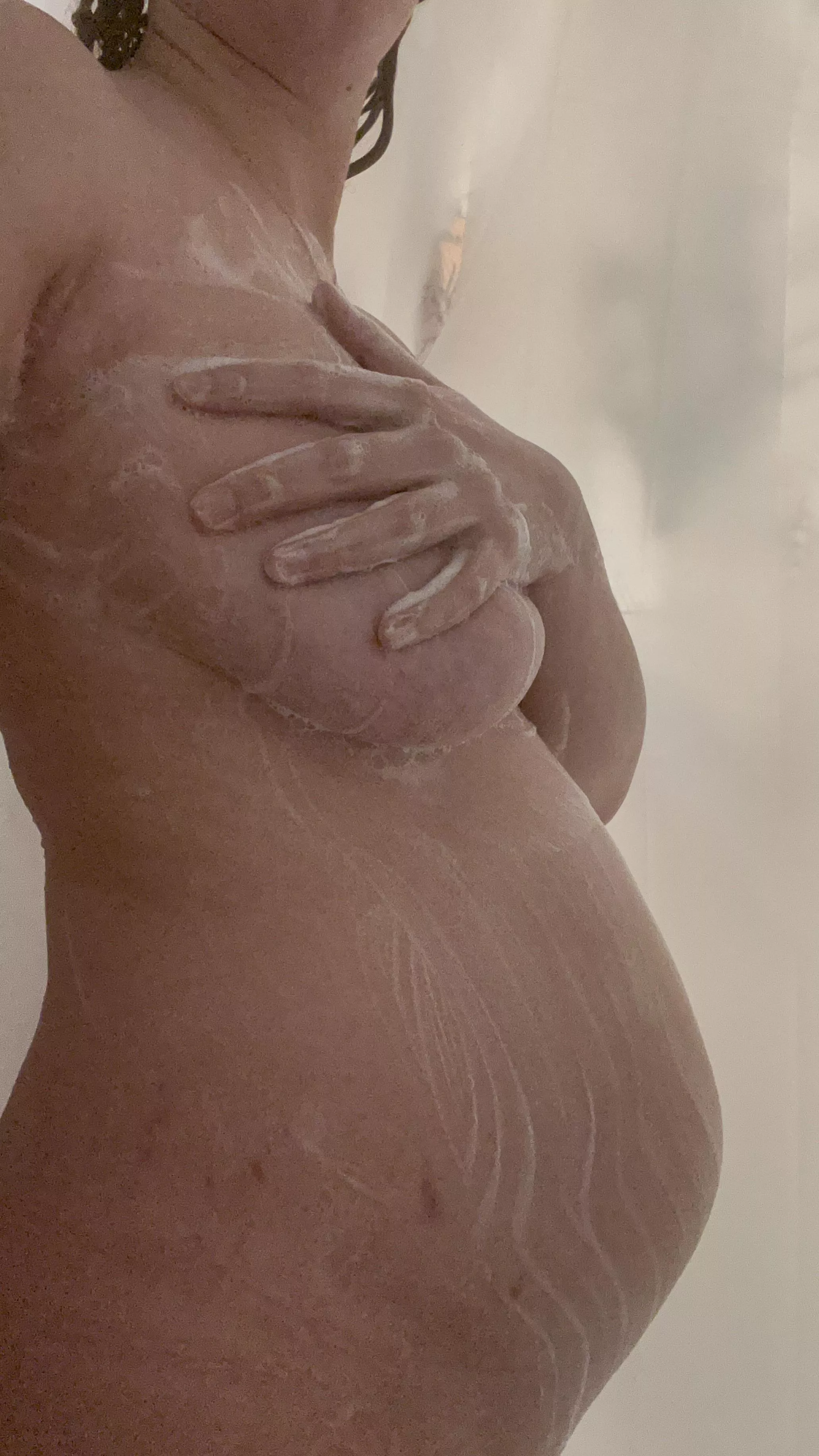 I’ll bend over while you lather me up posted by pregojoelle22