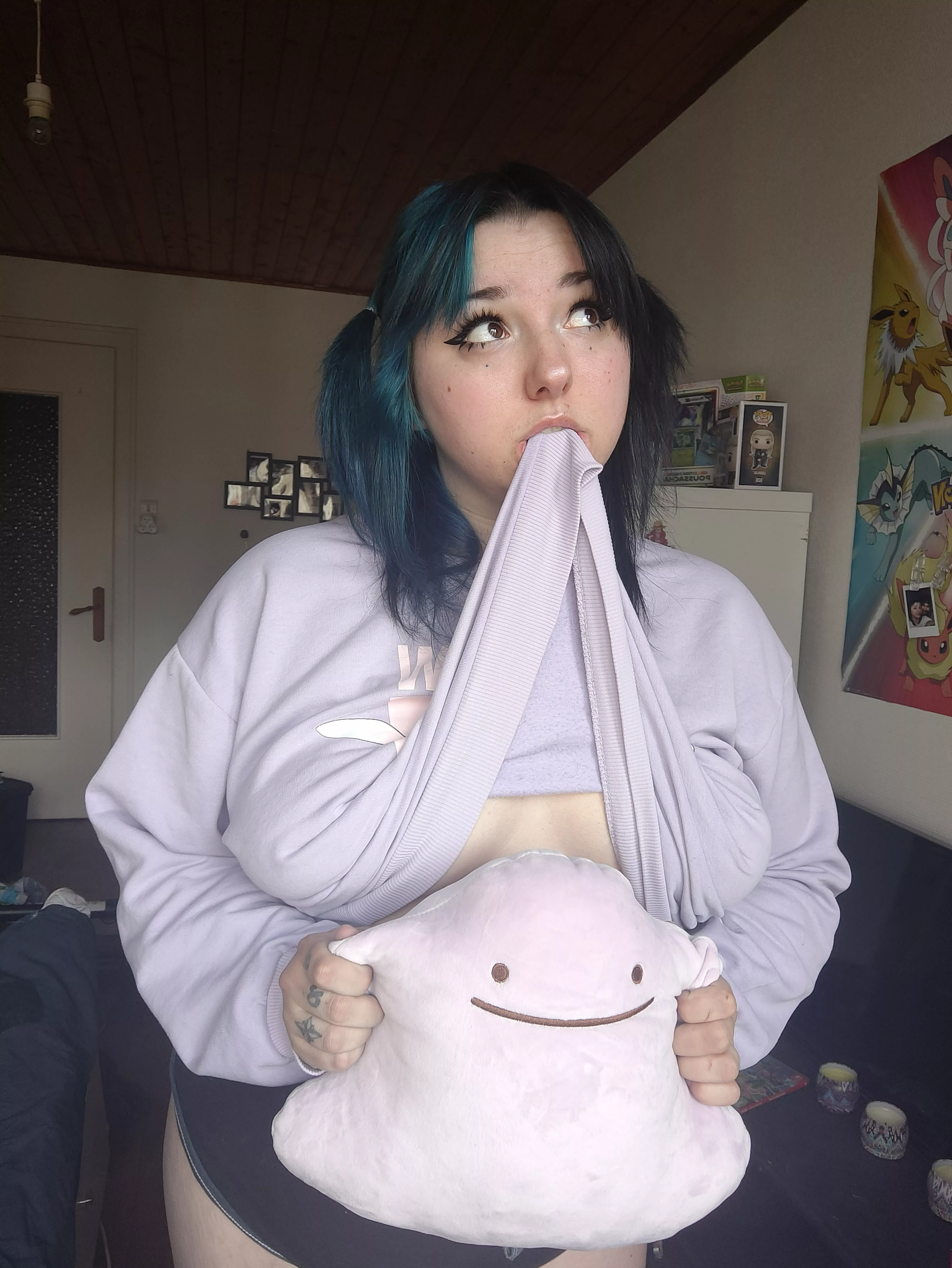 just a poke girl wandering :3 posted by anya_ange