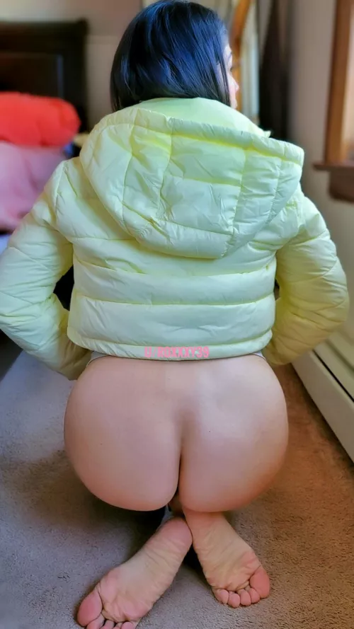 Maybe I can sit on your lap and get naughty by roxxxy39