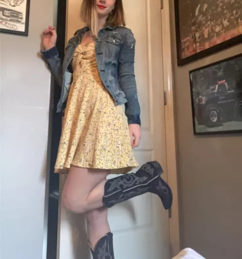 No bra or panties underneath. Was a windy day😏 by Hipleaselookatmytits