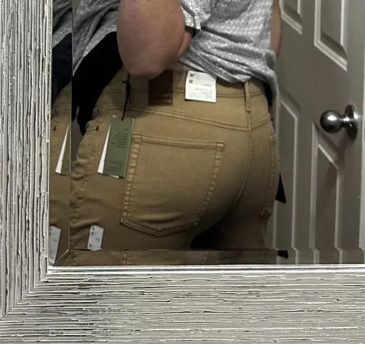 recently got some new pants for work and thought my ass looked great in them ;) what do yall think? by Classic-Bit-9504